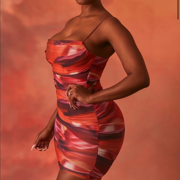 Tammy Hembrow x Oh Polly Ruched dress - Picture 4 of 5